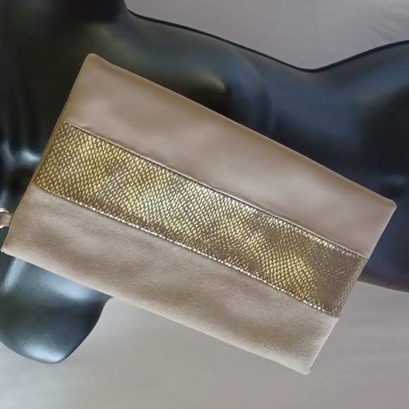 White House Black Market- Taupe Leather Wristlet - Picture 4 of 7